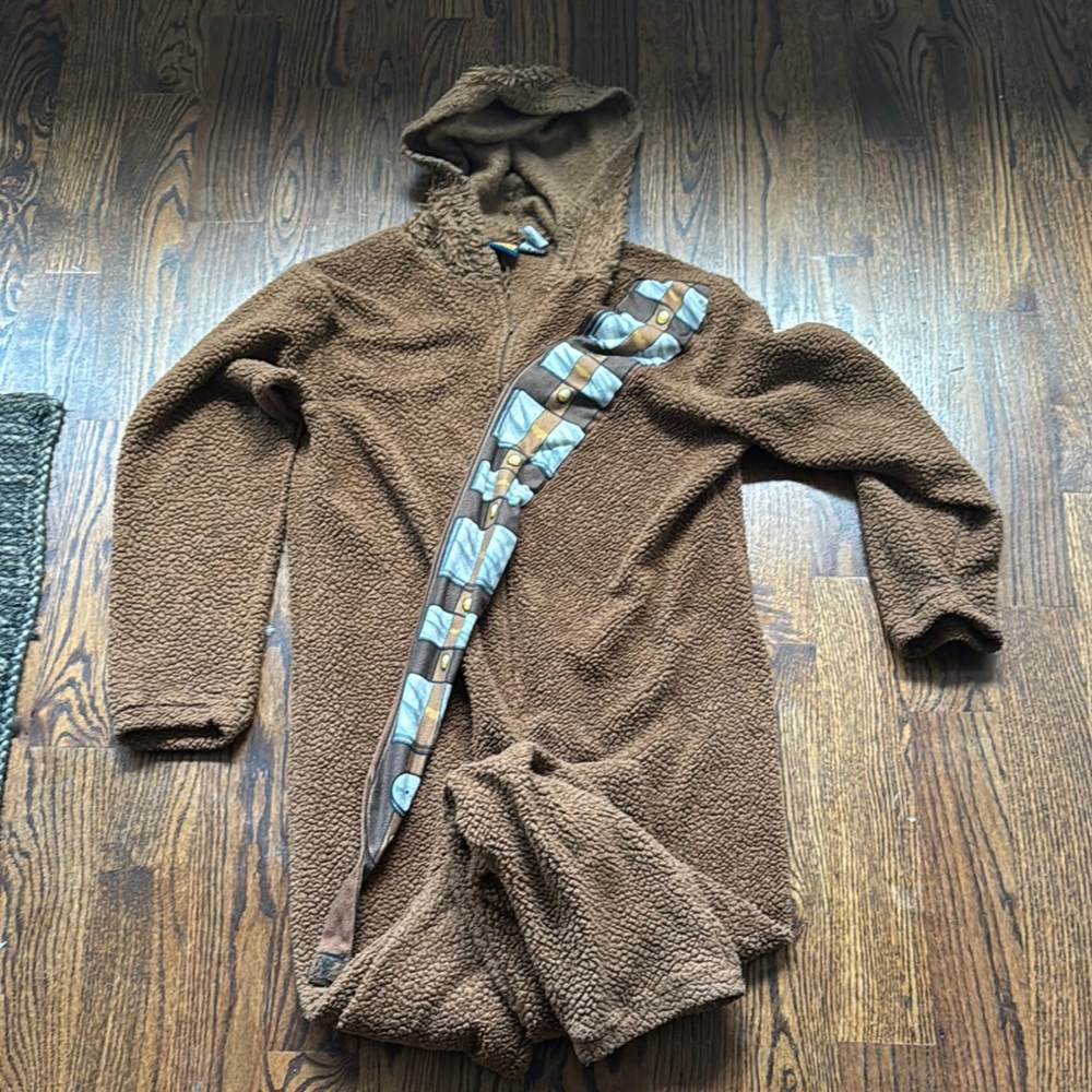 Men’s chubacca onesie size medium